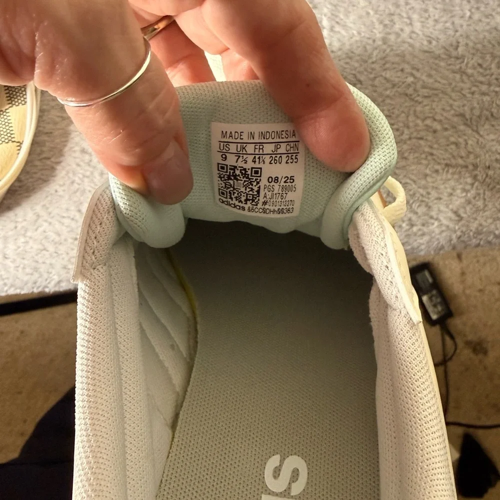 Adidas VL Court Base Sneakers Women’s Size 9 Cream Mint Gum Sole NIB
